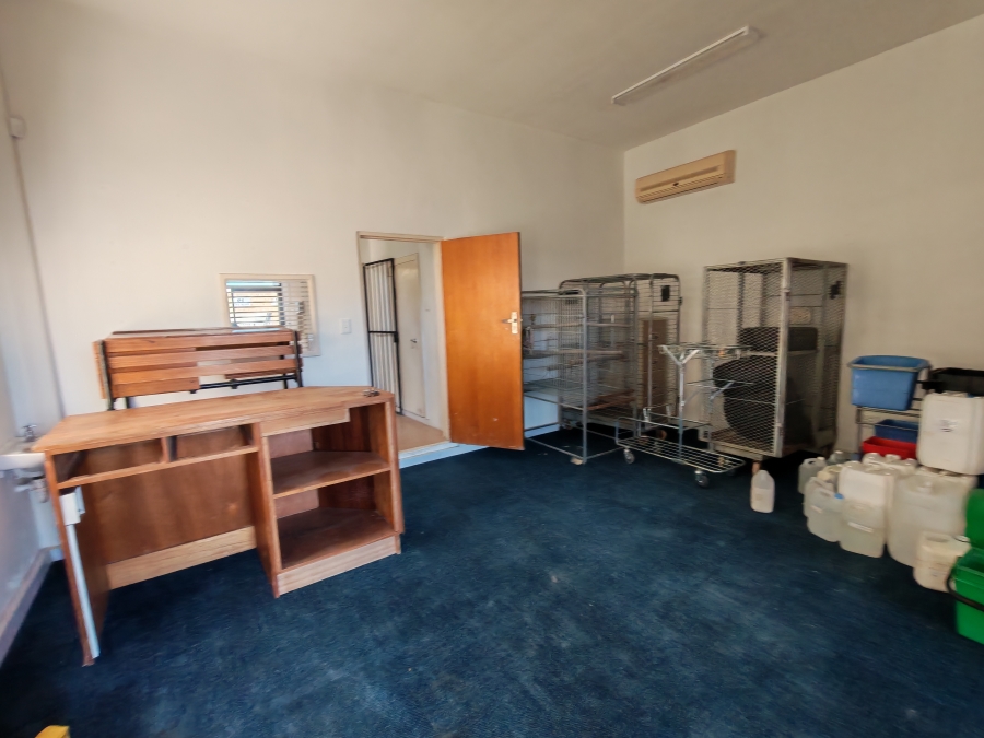 To Let Commercial Property for Rent in Somerset West Western Cape